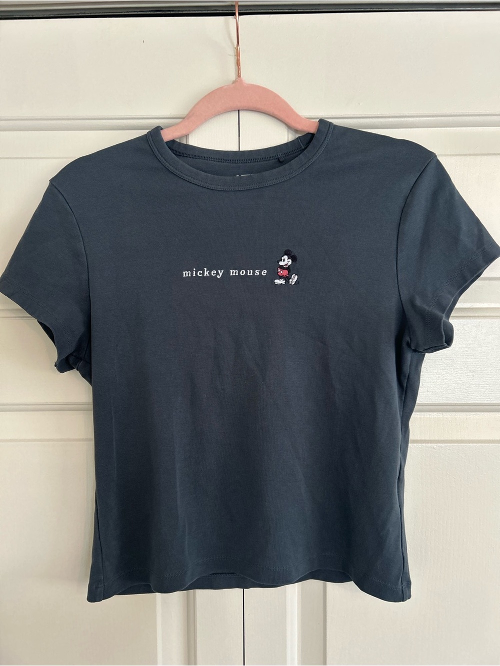 Uniqlo Disney Gray Crewneck Crop Tee w Embroidered Mickey Mouse Women’s XL